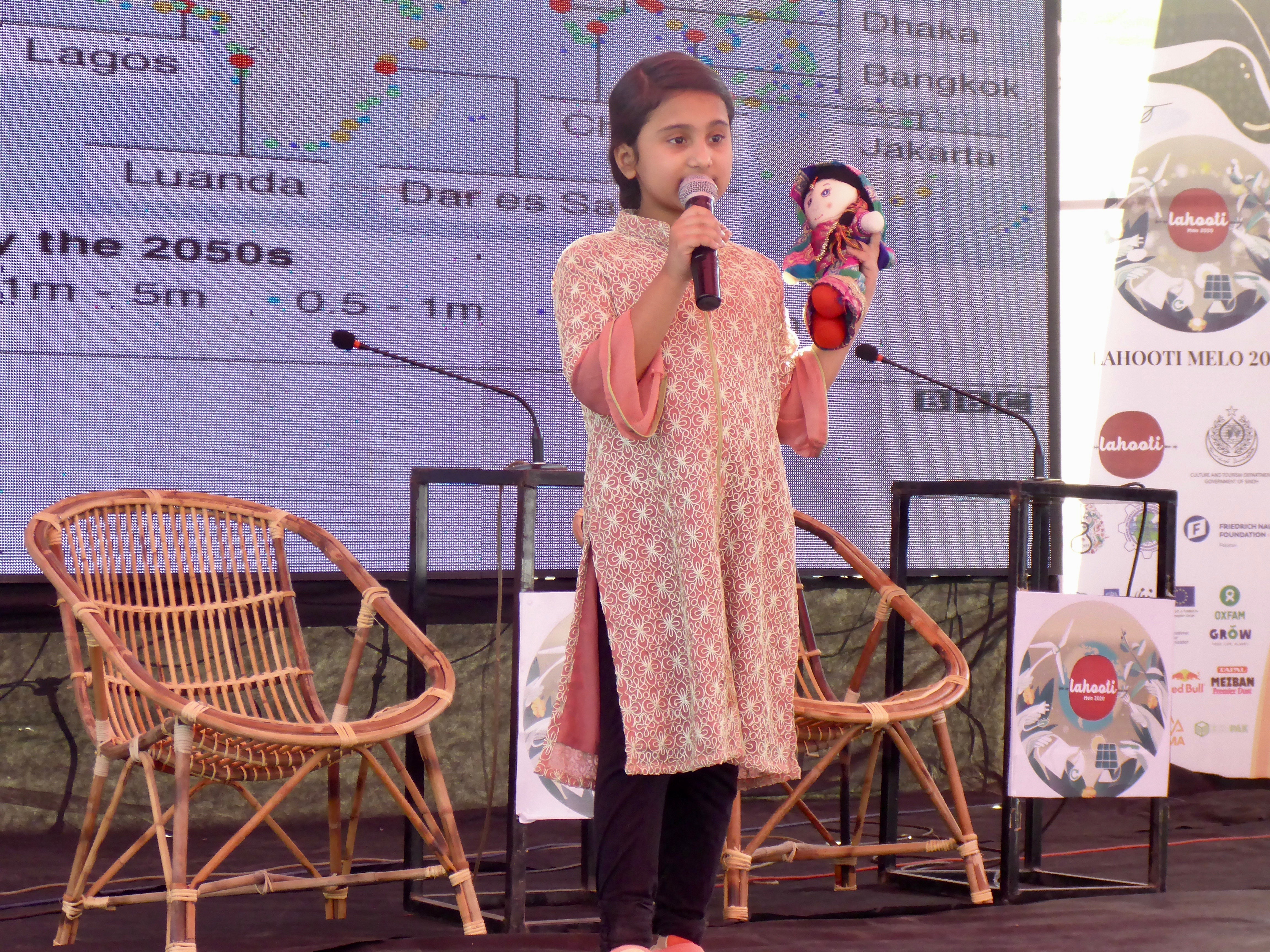 Emaan auf der Bühne