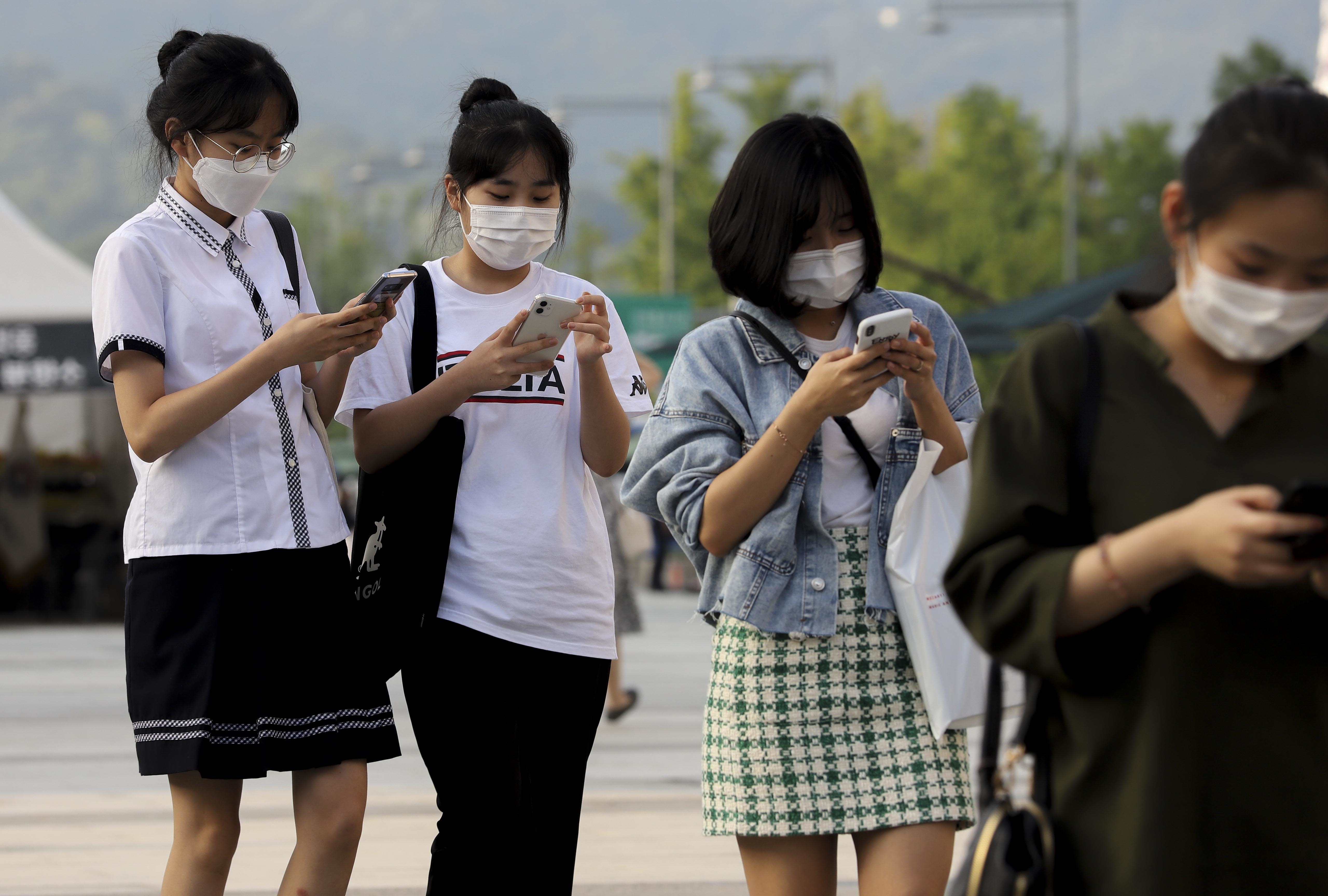 Im Süden Koreas verringert, gerade für die junge Generation, eine wachsende kosmopolitische Identität das Zusammengehörigkeitsgefühl mit dem abgeschotteten Norden.