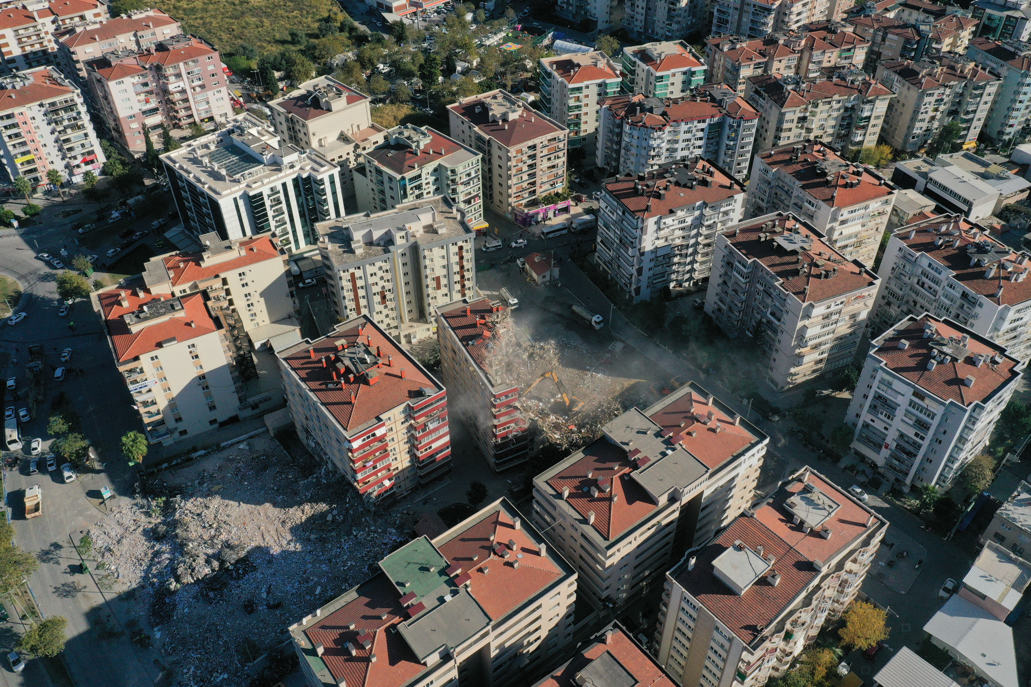 Durch Erdbeben beschädigtes Haus in Izmir