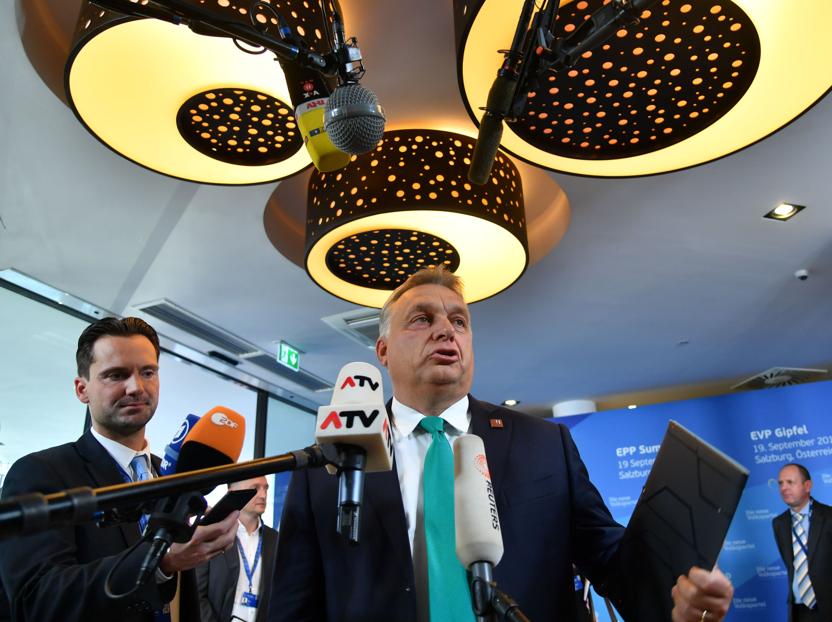 Viktor Orbán auf einer Konferenz der EVP in Salzburg