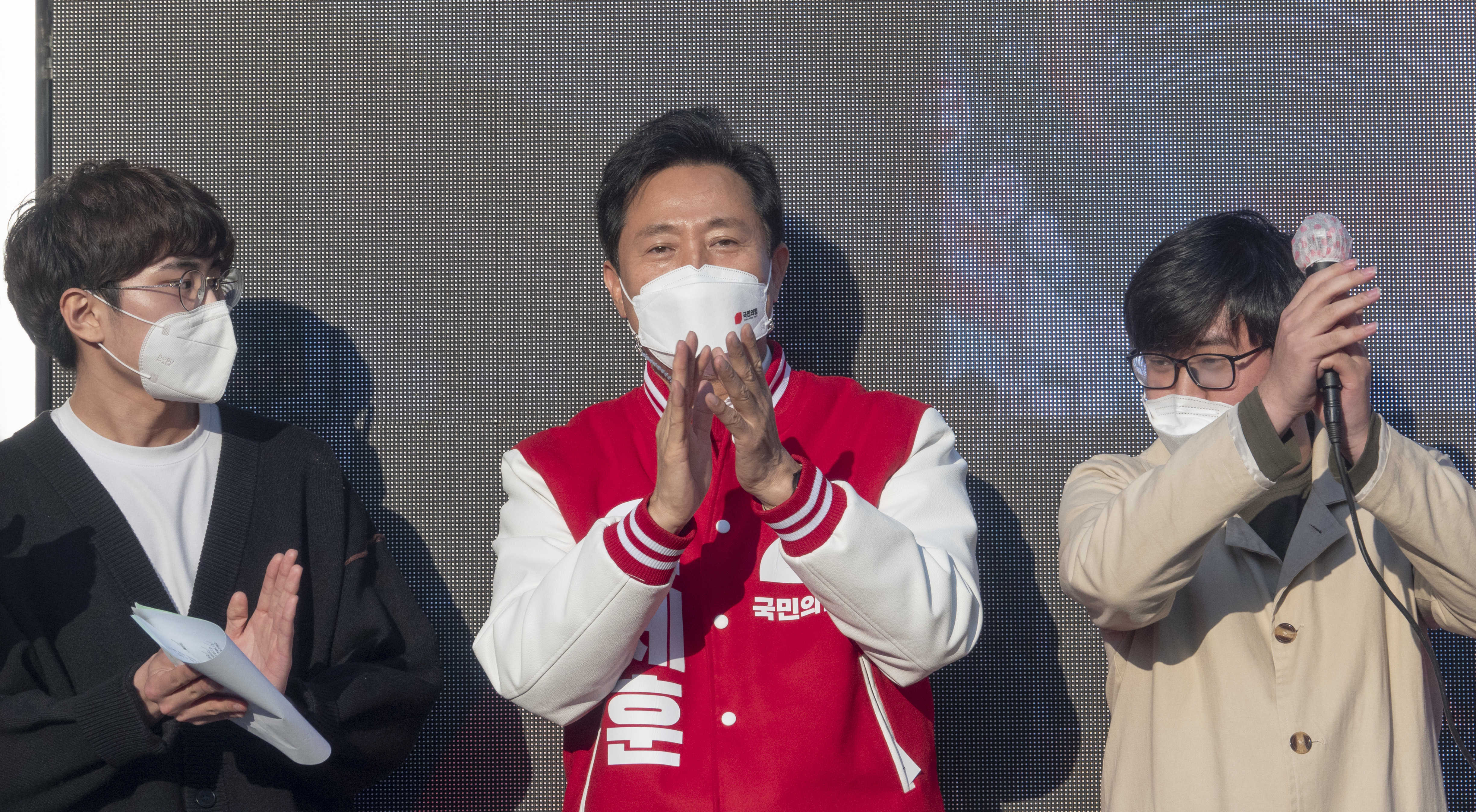 Der Wahlsieger der Wahlen in Seoul, Oh Se-Hoon, beim Wahlkampf