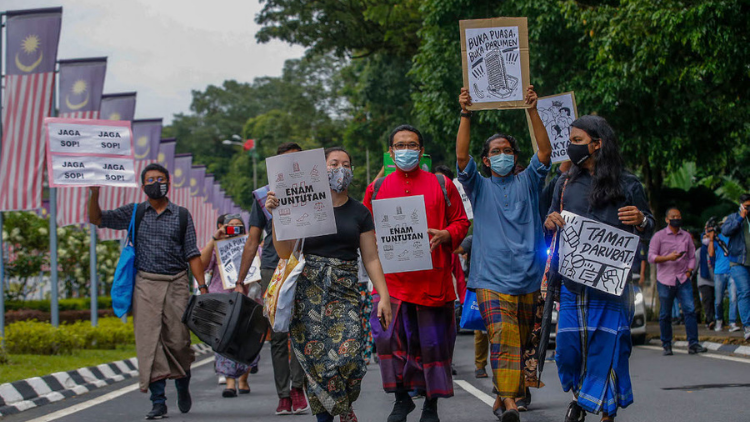 Buka Puasa, Buka Parlimen 