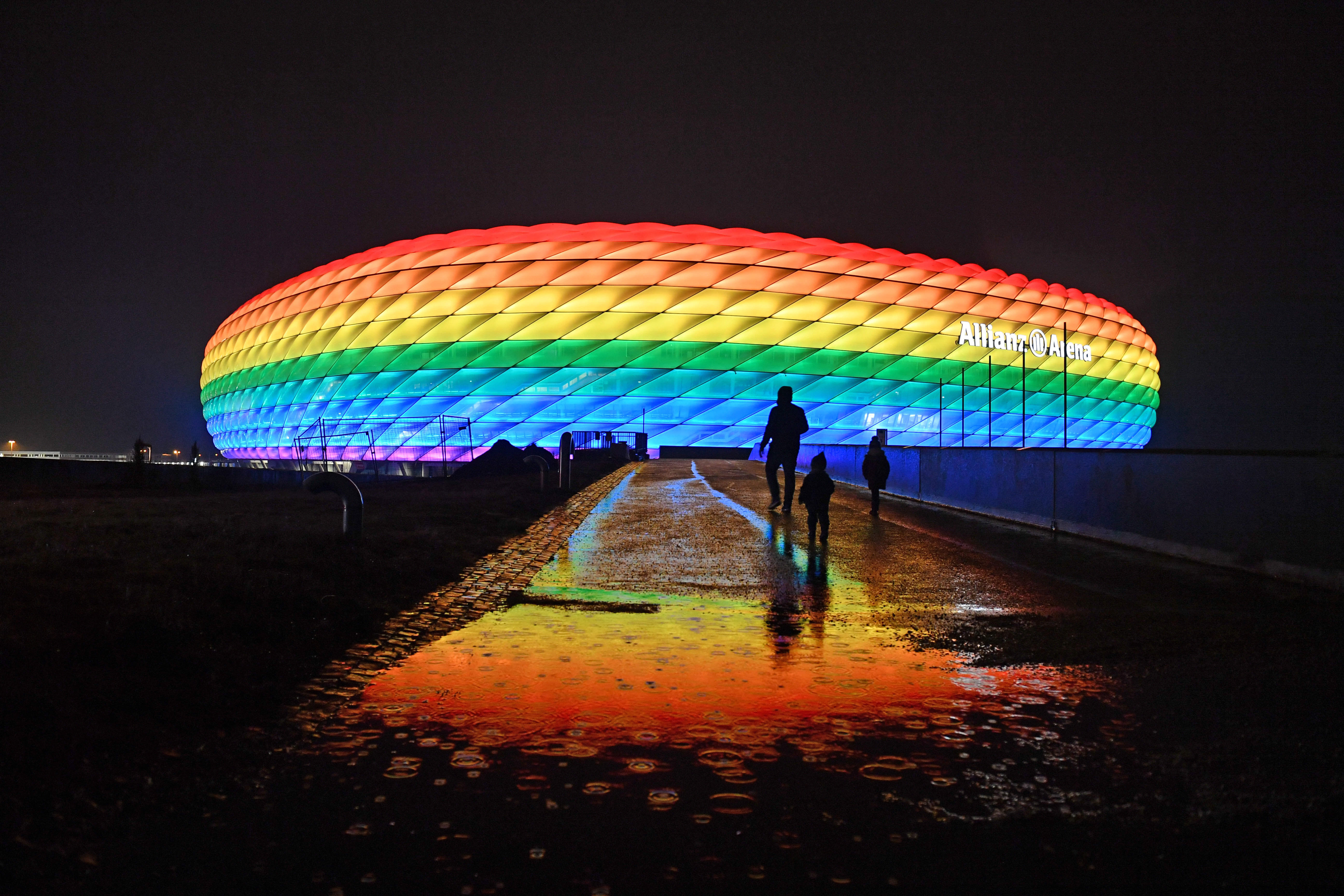 Allianz-Arena Regenbogenfarben
