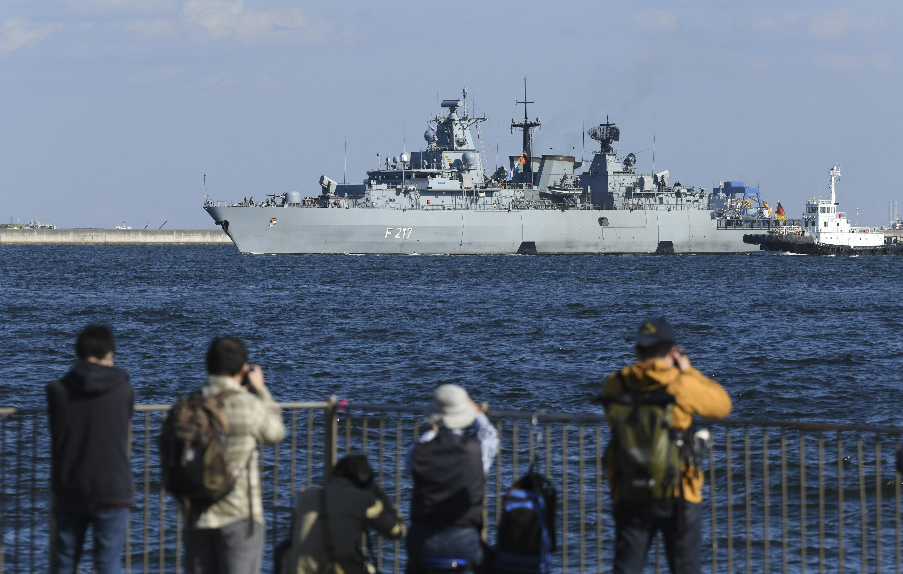 Die Fregatte Bayern läuft am 05. November in Tokyo ein. 