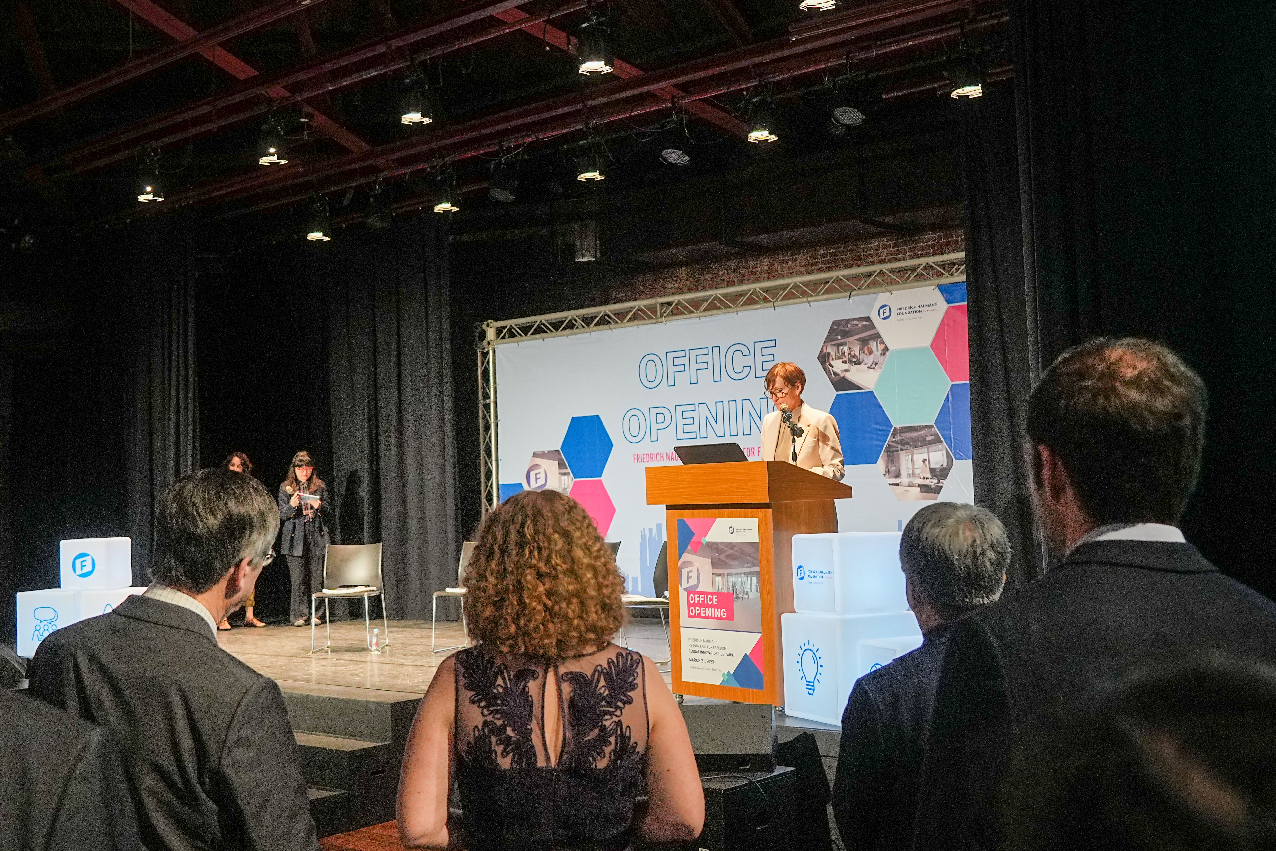 Minister Stark-Watzinger during her opening speech