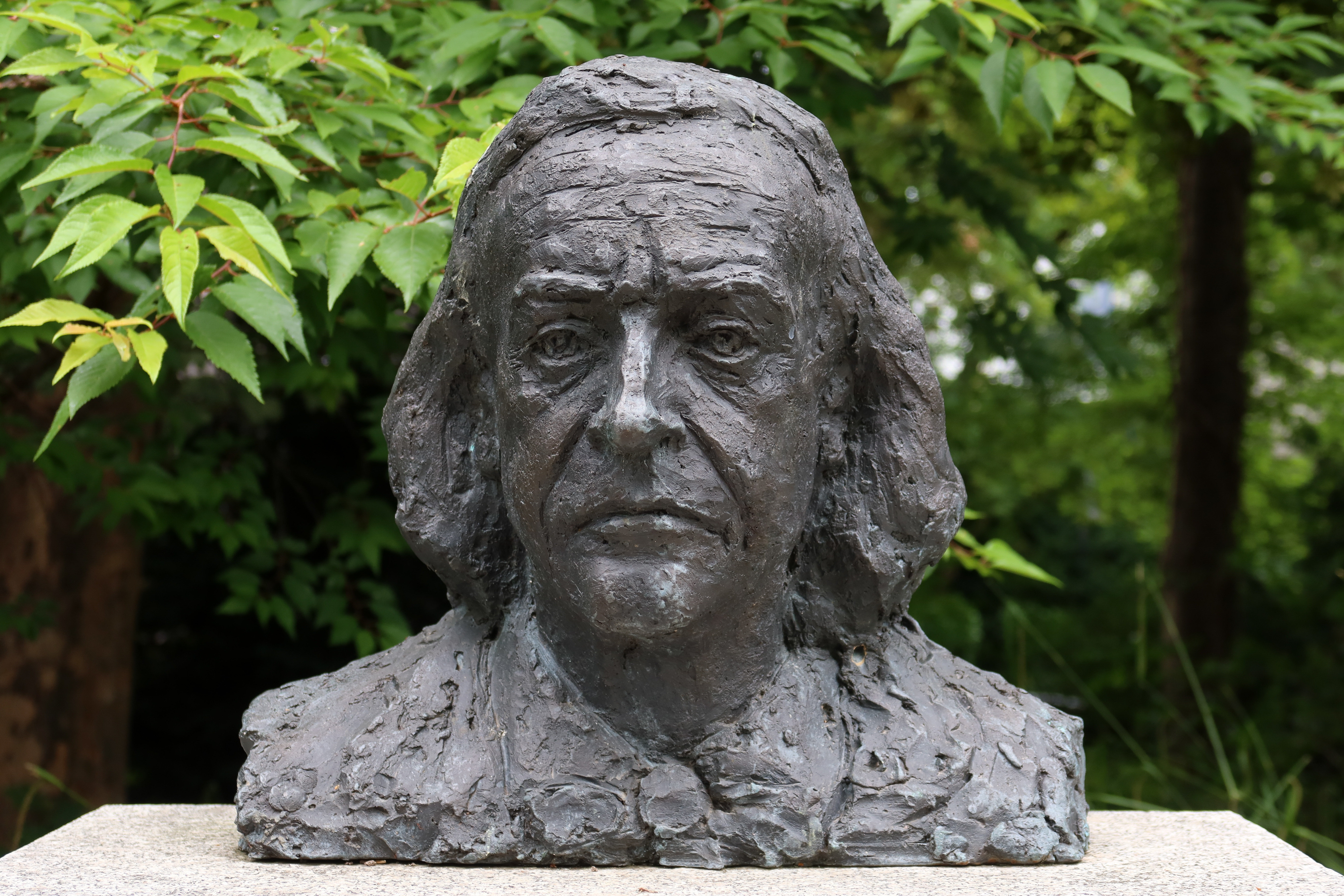 Büste von Theodor Mommsen