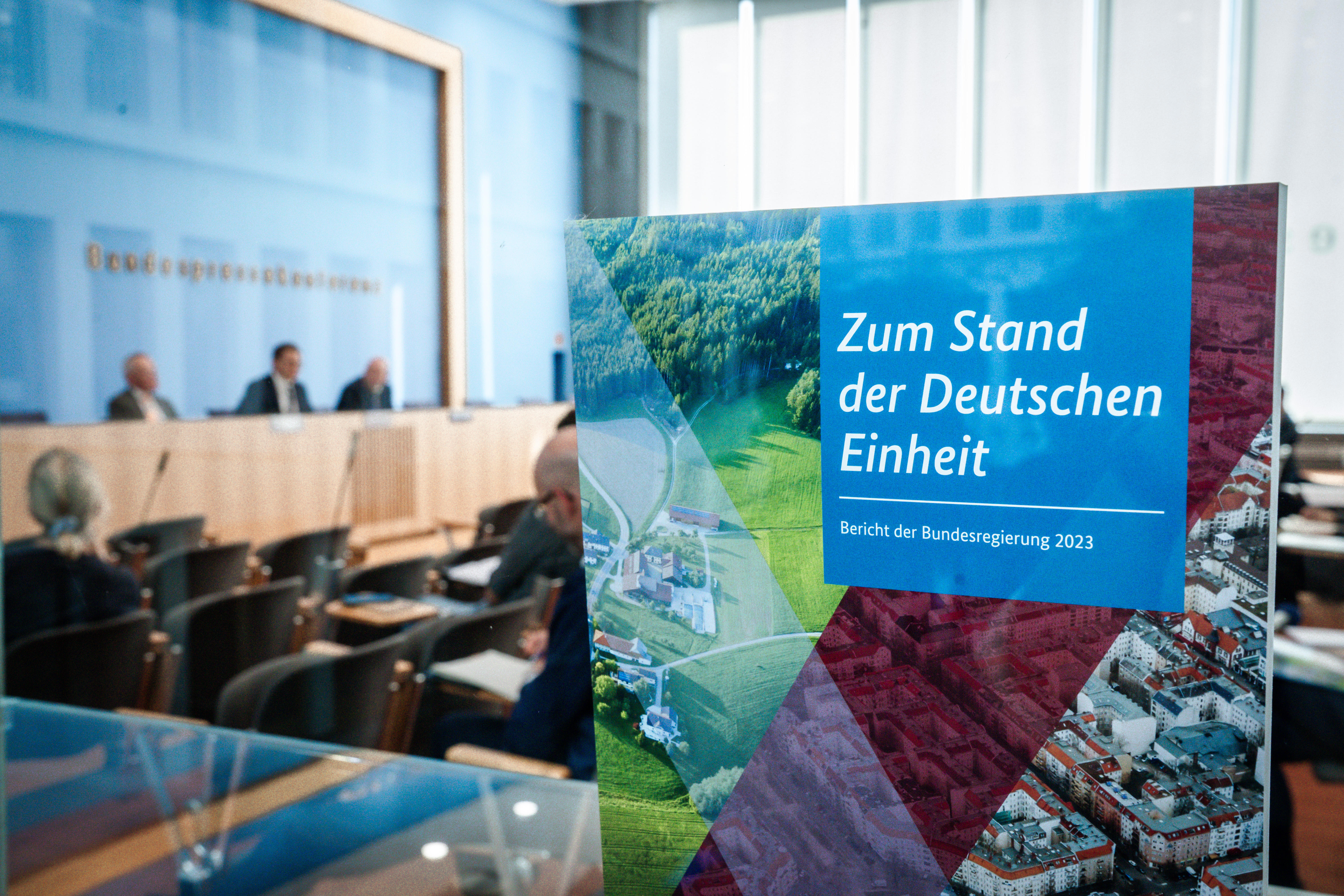 Jahresbericht Deutsche Einheit