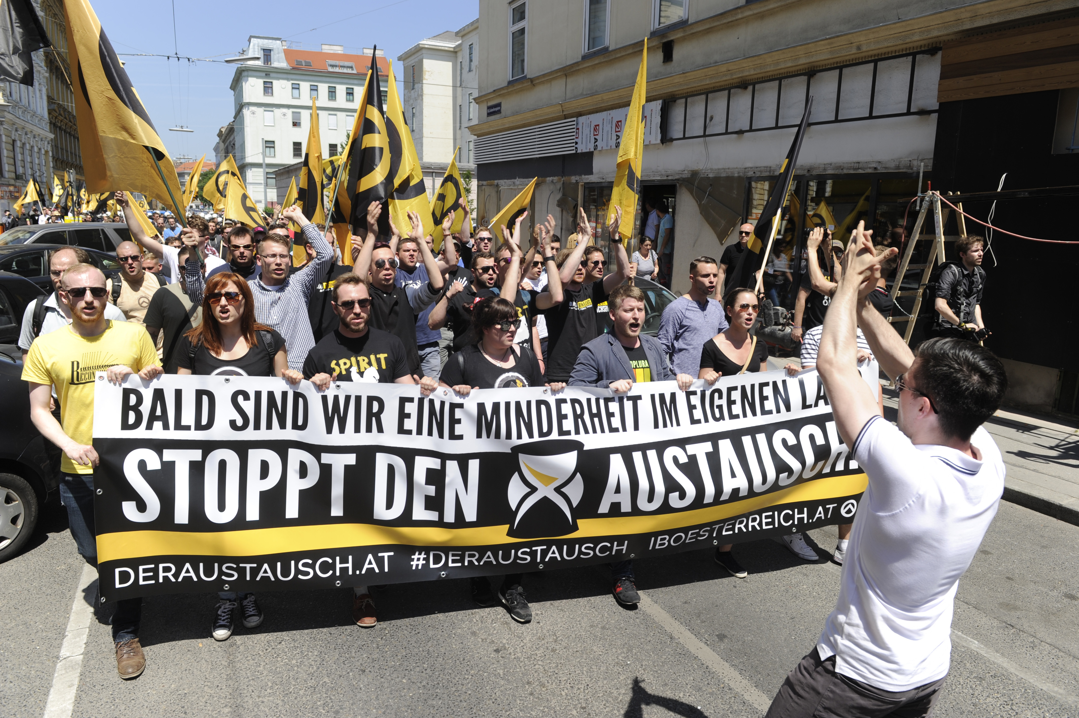 toppt den Großen Austausch! Kampagne gegen verschwiegenen Bevölkerungsaustausch