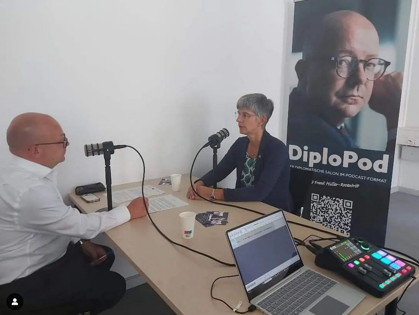 Birgit Lamm Projektleiterin der @fnfpakistan in Islamabad, gast in Diplopod podcast 