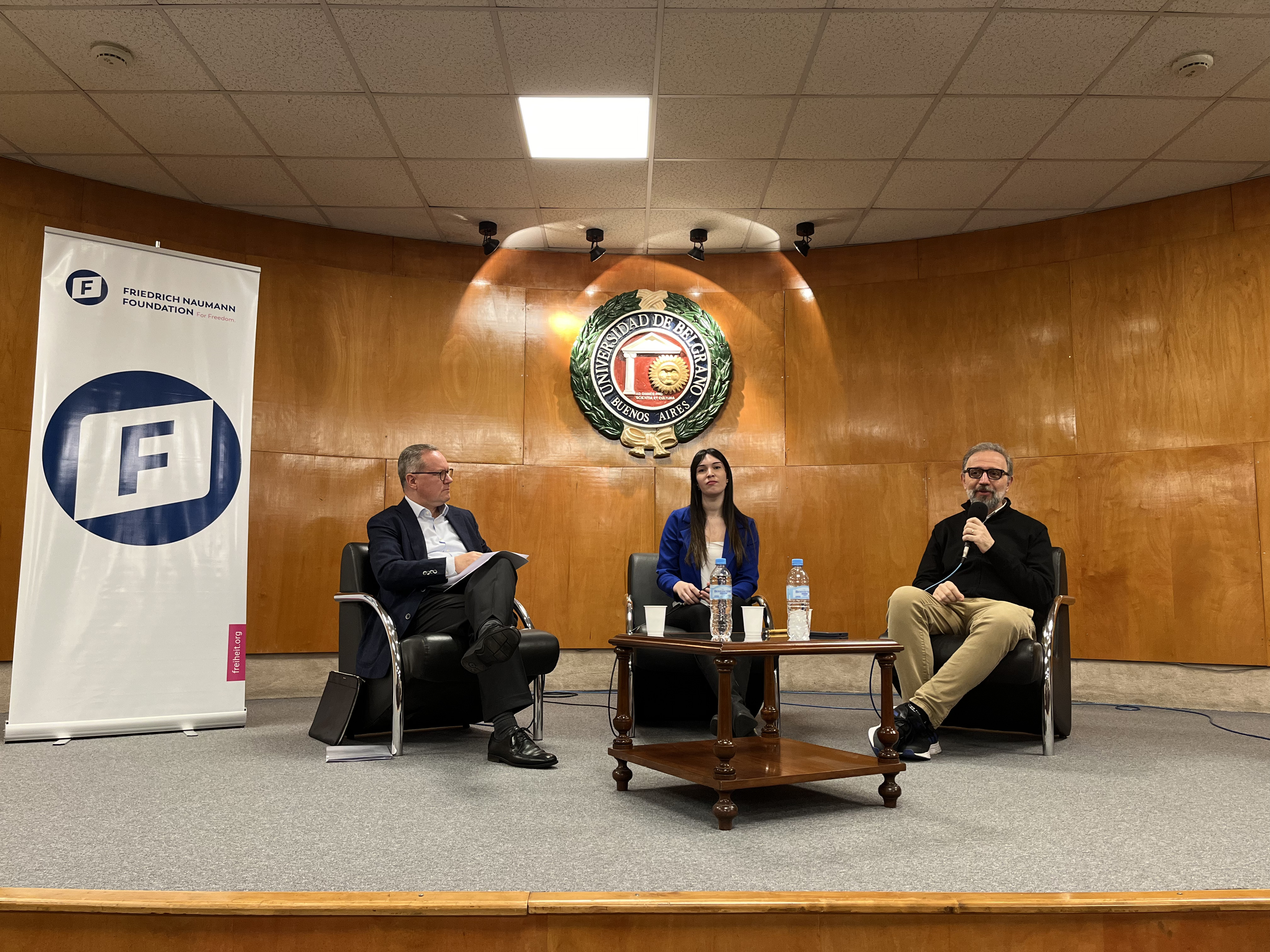 Dr. Hans-Dieter Holtzmann, Project Director of the Friedrich Naumann Foundation in Argentina, Brazil, Paraguay and Uruguay, and Gustavo Marangoni, a distinguished political analyst and university professor.