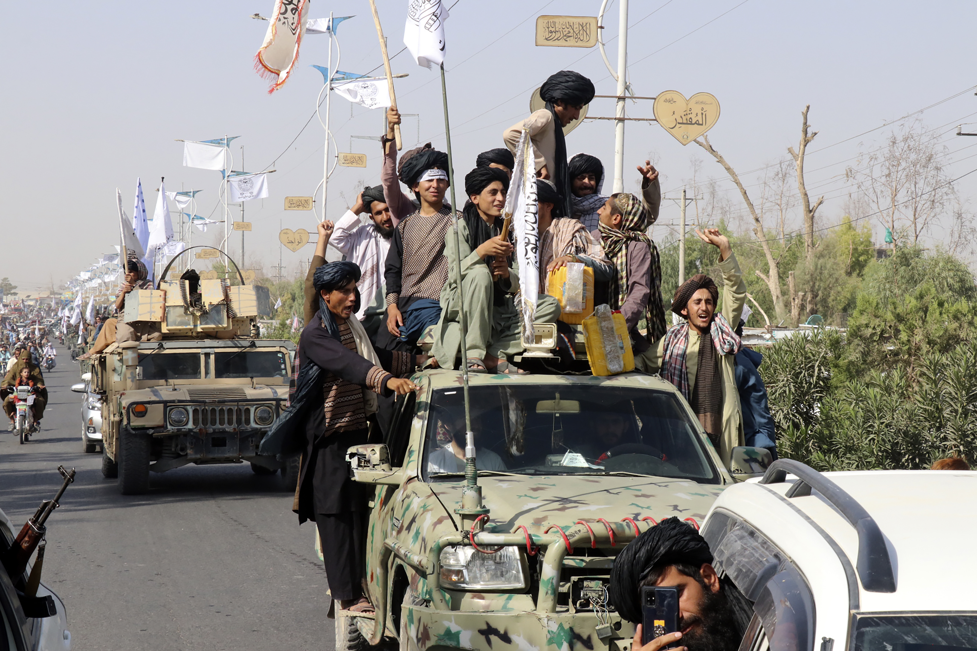 Afghanistan – Vor drei Jahren haben die Taliban die Macht in Kabul übernommen, zuvor hatte sich die internationale Militärallianz zurückgezogen. Seit drei Jahren herrschen die Taliban