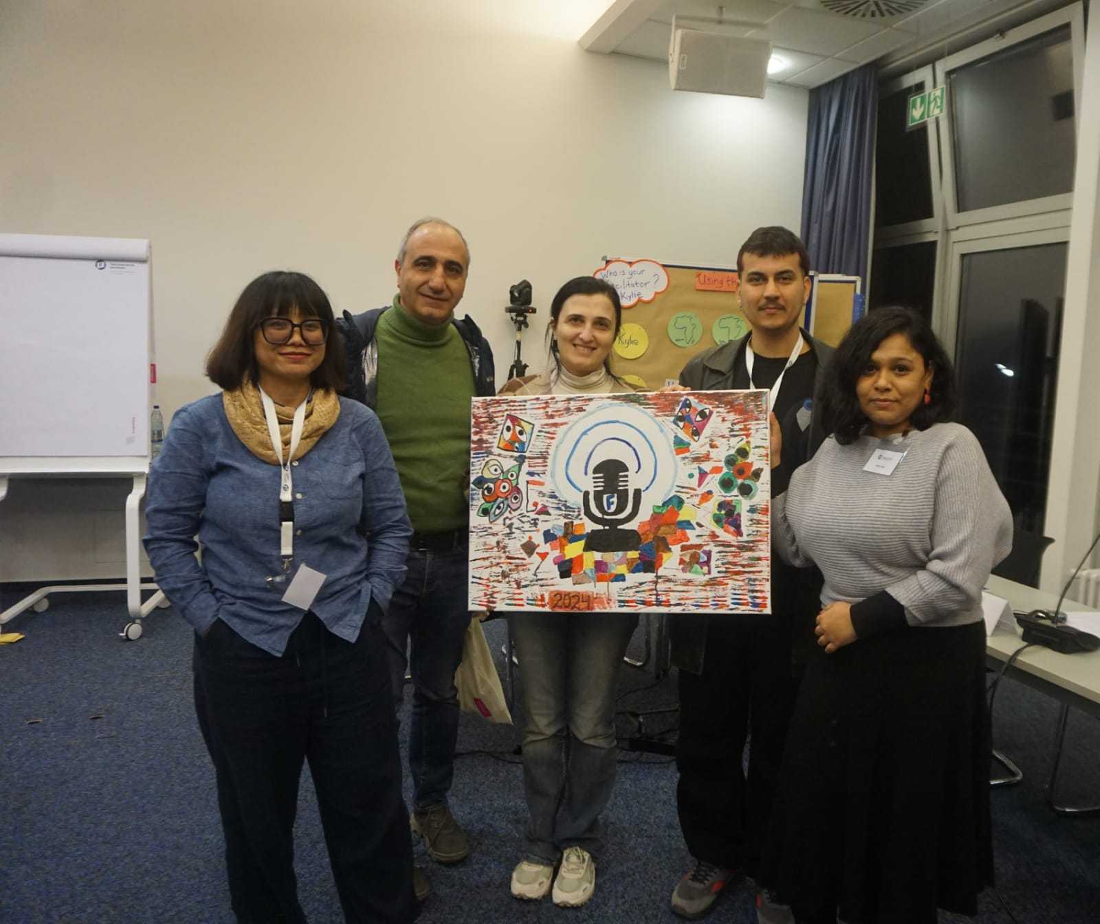 Penulis (kiri) beserta peserta seminar