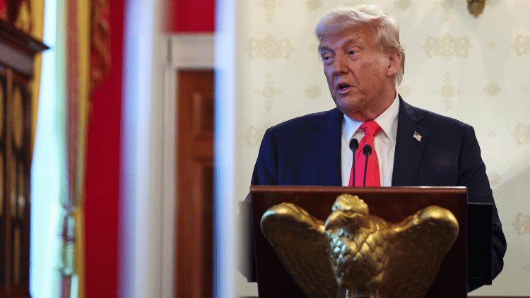 Donald Trumps Zollpolitik bringt die USA wirtschaftlich ins Wanken. 