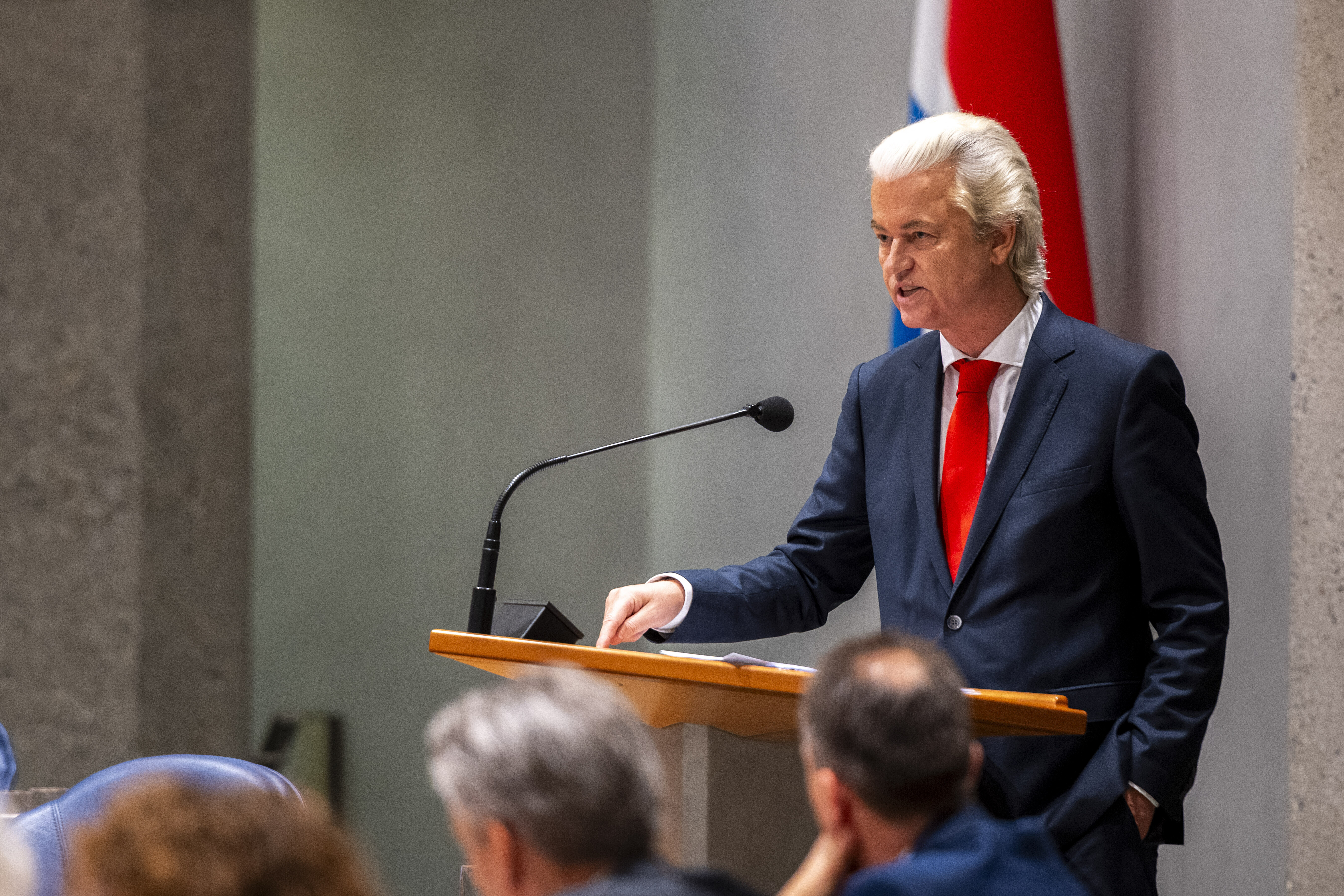 GEERT WILDERS addresses a plenary session