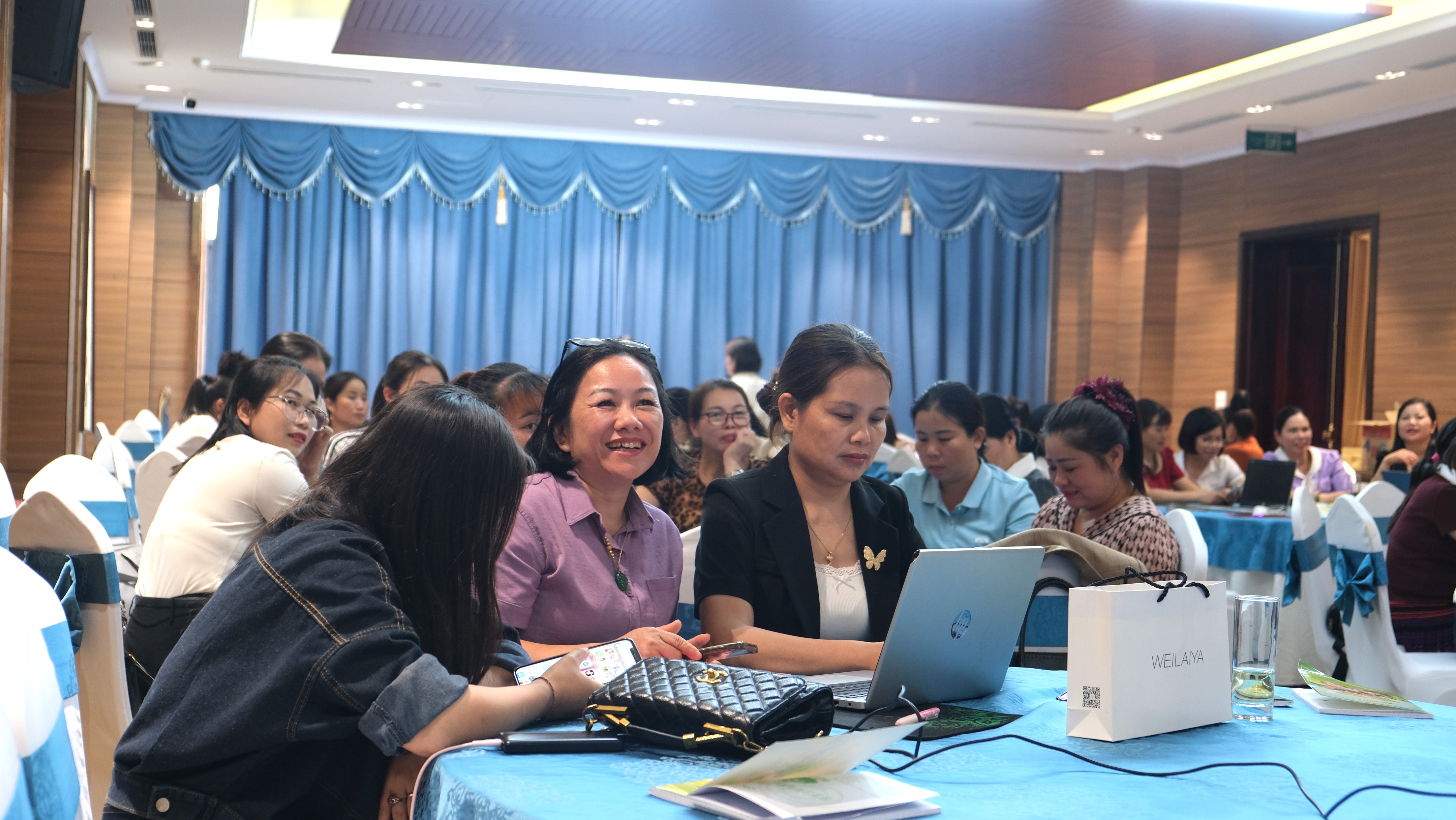 Women of Yen Bai on the Journey to Master Digital Technology