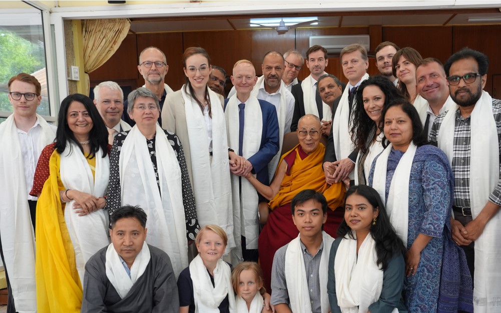 group photo with his holiness