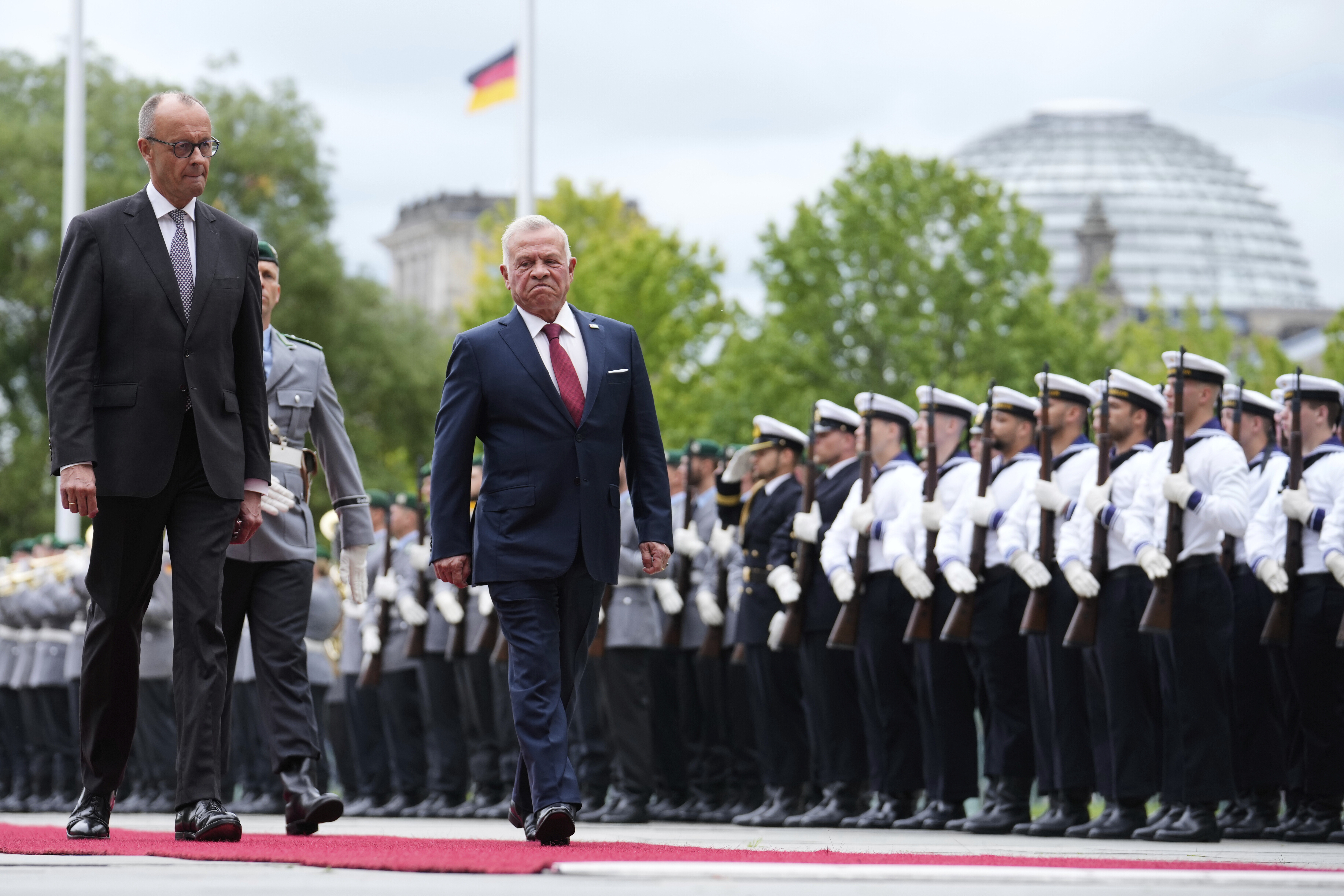 Der deutsche Bundeskanzler Friedrich Merz empfängt Jordaniens König Abdullah II. zu einem Treffen in der Bundeskanzlei in Berlin.
