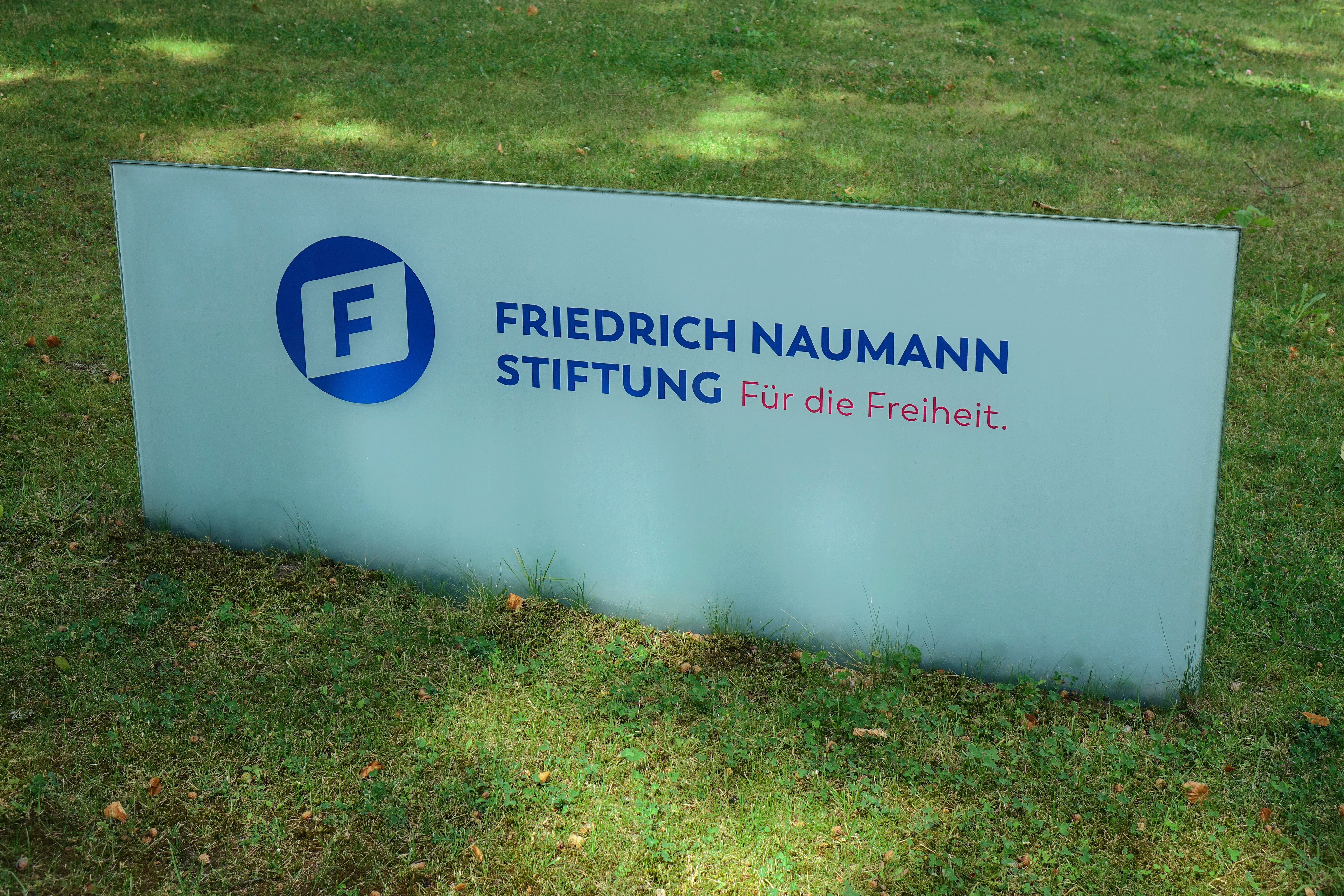 Die Friedrich Naumann Stiftung.