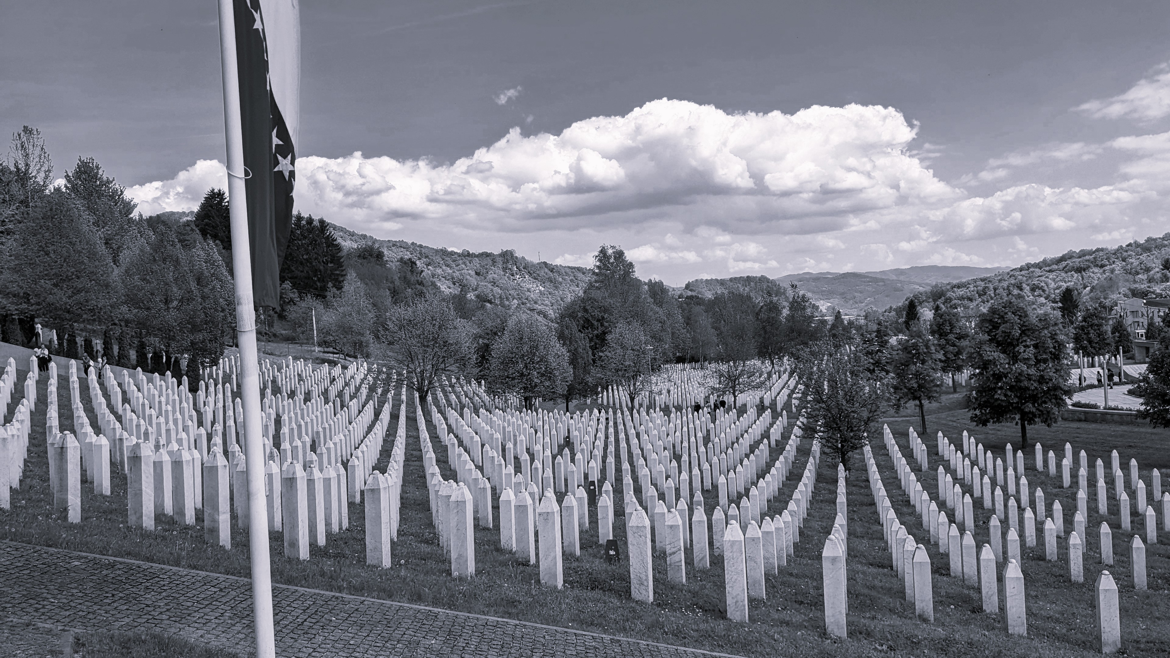 Gräber der Opfer von Srebrenica 