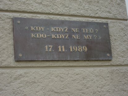 Gedenktafel für den Beginn der Samtenen Revolution