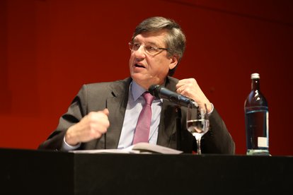 Karl-Heinz Paqué befasst sich mit der Wiedervereinigung aus ökonomischer Perspektive