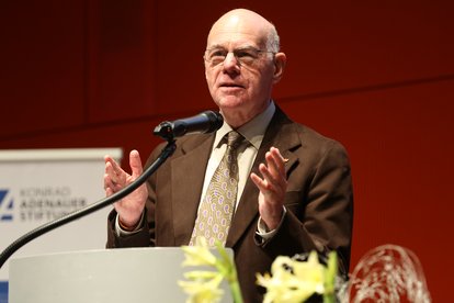 Norbert Lammert eröffnete das vierte Panel des Abends