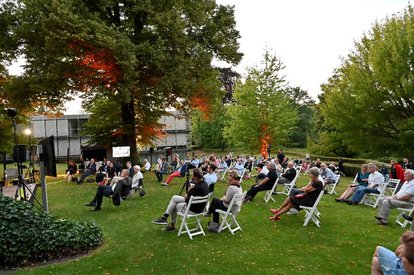 Präsentation der Videoperformance „Little Boy“ der Oxymoron Dance Company