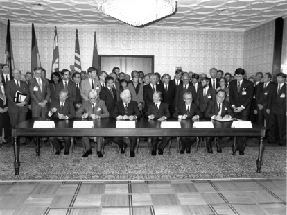 Zwei-plus-Vier-vertrag