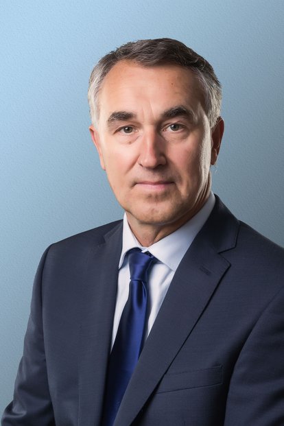 Interview mit Petras Auštrevičius, MdEP (Renew Europe)  Herr Auštrevičius, wie schätzen Sie die Rolle Litauens in der EU-Ostpolitik? Litauen ist davon überzeugt, dass die EU ein Motor für Transformation ist – wir Litauer wissen das aus eigener Erfahrung. Die wirtschaftlichen, politischen und sozialen Fortschritte, die wir schon bei der Vorbereitung auf die EU-Mitgliedschaft und später als Mitglied gemacht haben, sind enorm und liefern einen unbestreitbaren Beweis für den positiven Einfluss der EU. Wir glaub