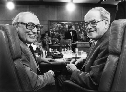 Wolfgang Mischnick und der SPD-Fraktionsvorsitzende Herbert Wehner, 1982.