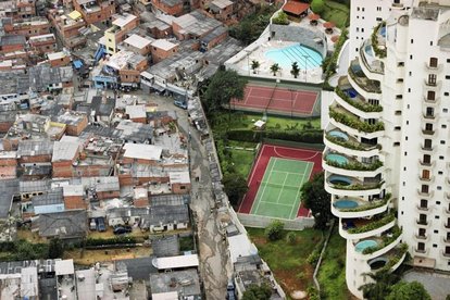 Muro en Favelas Brasil