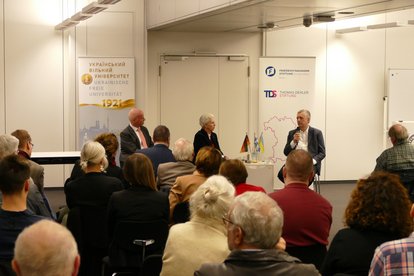 Prof. Dr. Stephan Bierling, Marie-Agnes Strack-Zimmermann und Generalkonsul Yuriy Yarmilko