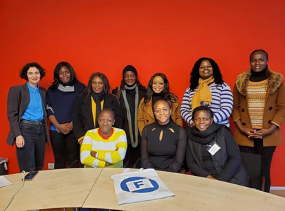 Die Journalistinnen mit Anna-Lena von Hodenberg, Geschäftsführerin von HateAid