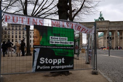 Stoppt Putins Propaganda - Keine Lizenz für den Sender RT