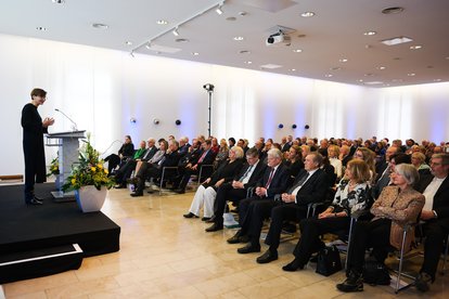 Bettina Stark-Watzinger