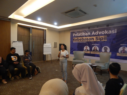 Ganes Woro Retnani (Program Officer FNF Indonesia) memberikan sambutan