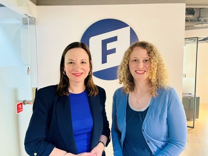 Dr. Maren Jasper-Winter zusammen mit Anna Marti während eines Besuchs in Taipeh.