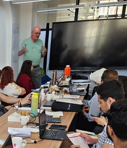 Regional Director Jörg Dehnert Uncovers Communication Strategy Insights.