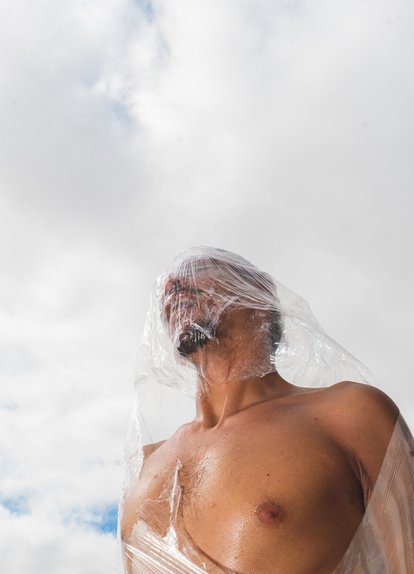 Das Titelfoto ist ein Werk des marokkanischen Künstlers und Fotografen Achraf Khalis welches im Rahmen der Künstlerresidenz „Bayt Al Fenn“ entstanden ist, die vom American Arts Center Casablanca in Zusammenarbeit mit der Friedrich-Naumann-Stiftung in Marokko organisiert wird.