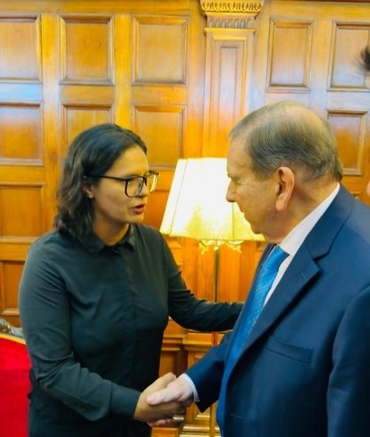 Yesenia Alvarez, Direktorin des Instituto pro Libertad &amp; Edmundo Gonzaléz Urutua