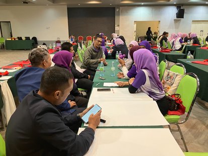 ผู้เข้าร่วมอบรมปรึกษากันเกี่ยวกับบทบาทสำนักงานผู้ตรวจการแผ่นดิน