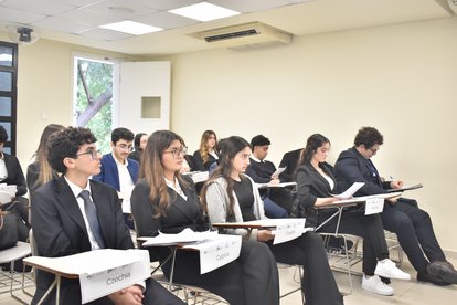 Delegates actively engaging in Simulation Models