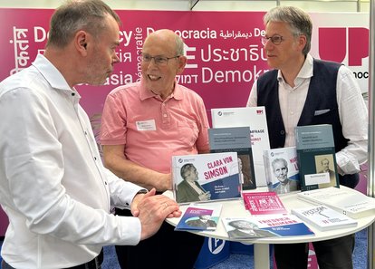 FNF-Standgespraech-Kirchentag-2025-Hannover-Grothe-Hirche-Kieseritzky