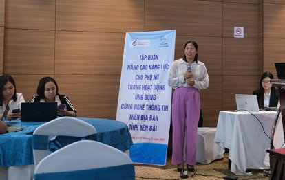 Women of Yen Bai on the Journey to Master Digital Technology