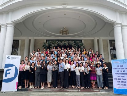 Women of Yen Bai on the Journey to Master Digital Technology