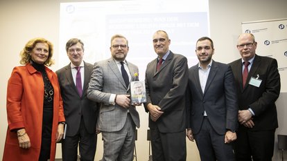 v. l. n. r.: Kirsten Gräfin von Hardenberg, Professor Karl-Heinz Paqué, Karl Graf Stauffenberg, Armin Fuhrer, Konstantin Kuhle MdB, Professor Johannes Tuchel