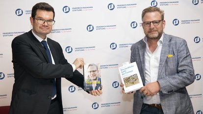 Zwei Werke, zwei Autoren: Karl Schenk Graf von Stauffenberg und Marco Buschmann