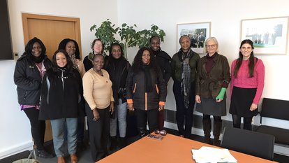 Mit Christiane Hoffmann, erste stellvertretende Sprecherin der Bundesregierung sowie erste stellvertretende Leiterin des Presse- und Informationsamtes der Bundesregierung