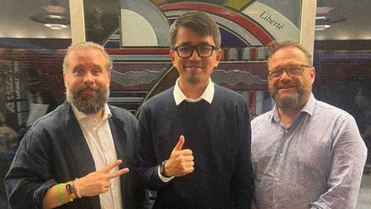 Rahman Imuda (center) with two other colleagues from Gummersbach.