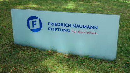 Die Friedrich Naumann Stiftung.
